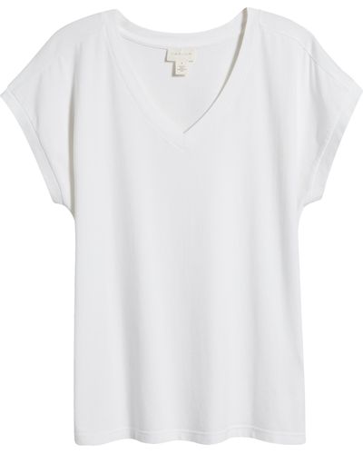 Caslon Caslon(r) Extended V-neck T-shirt - White