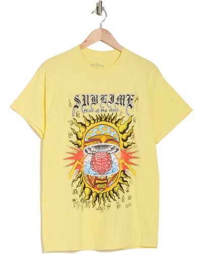 Merch Traffic Sublime 5 At The Door Graphic T-shirt - Yellow