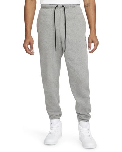 Nike Essentials Fleece Sweatpants - Gray