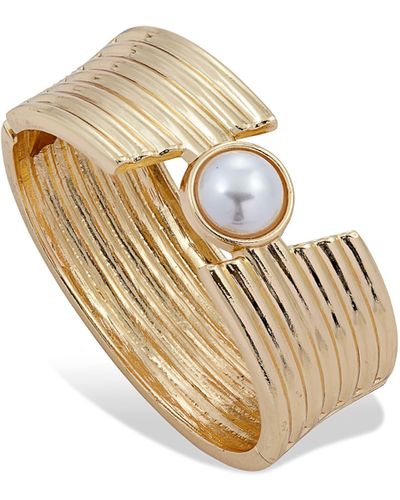 Savvy Cie Jewels Imitation Pearl Hinged Bangle Bracelet - Metallic