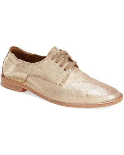 Trask 'ana' Metallic Leather Oxford In Gold Calfskin At Nordstrom Rack