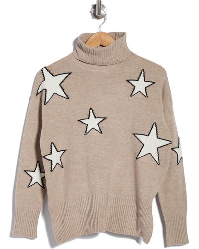 Sweet Romeo Outlined Star Oversized Turtleneck Sweater In Latte/cream At Nordstrom Rack - Natural