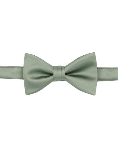 Con.struct Solid Satin Pre-tied Bow Tie - Green