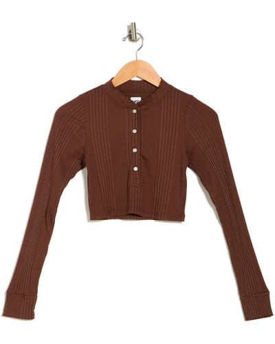 Bliss and Mischief Paz Long Sleeve Crop Henley In Cocoa At Nordstrom Rack - Brown