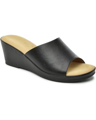 Taryn Rose Skoal Platform Wedge Sandal - White