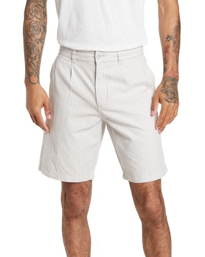 Slate & Stone Cotton Linen Pleated Shorts - White