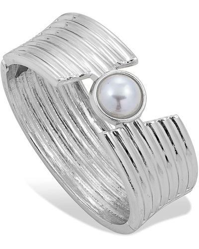 Savvy Cie Jewels Imitation Pearl Hinged Bangle Bracelet - Gray
