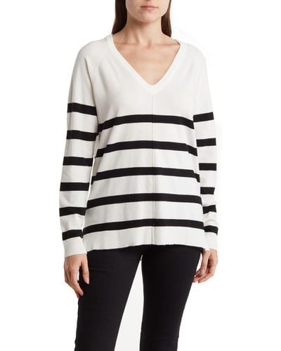 Bobeau Stripe V-neck Pullover Sweater - White