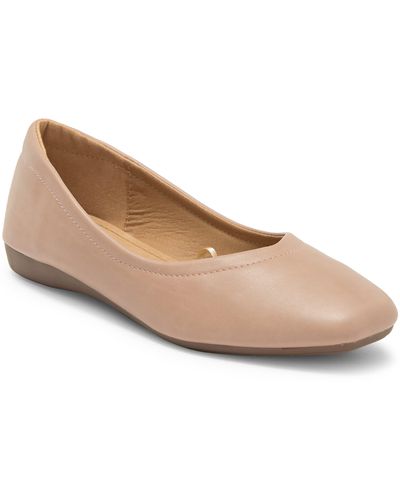 Taryn Rose Faux Leather Flat - Natural