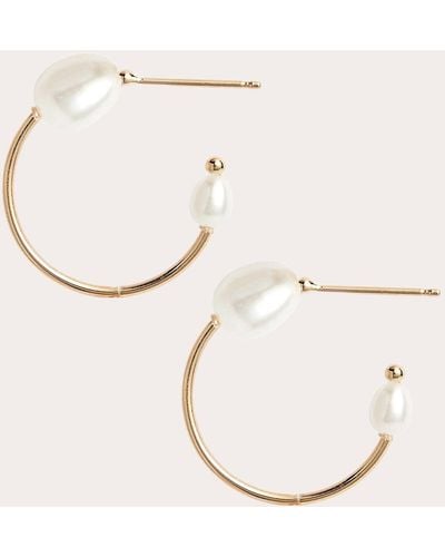 POPPY FINCH Oval Pearl Hoop Earrings - Natural