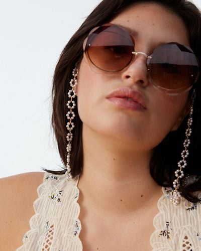 Oliver Bonas Daisy Faux Pearl Flowers Sunglasses Chain - Brown