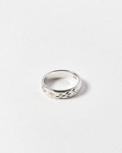 Oliver Bonas Sarah Floral Vintage Engraved Ring - White