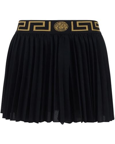 Versace Greca Border Pleated Shorts - Black