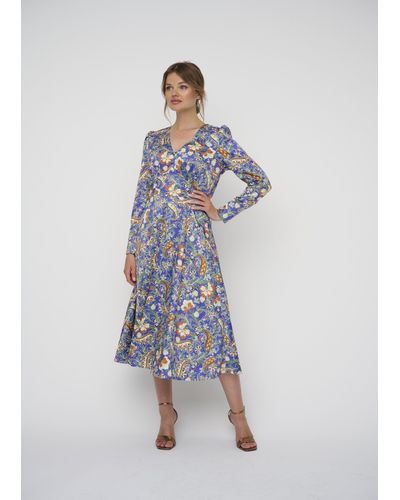 KLEO Abendkleid FIT & FLARE MIDI DRESS in glänzendem Satin mit Blumenprint - Blau