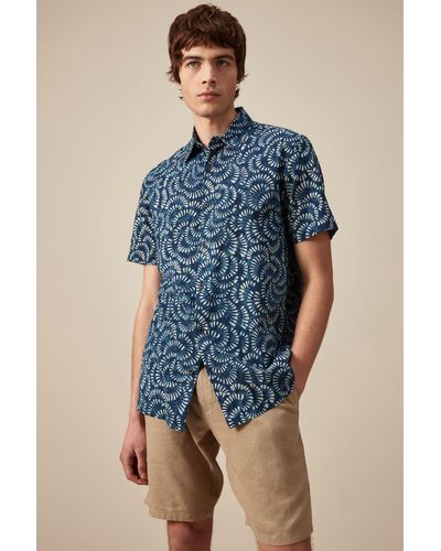 Next Kurzarmhemd Kurzärmeliges Hemd mit Blumenmuster (1-tlg) - Blau