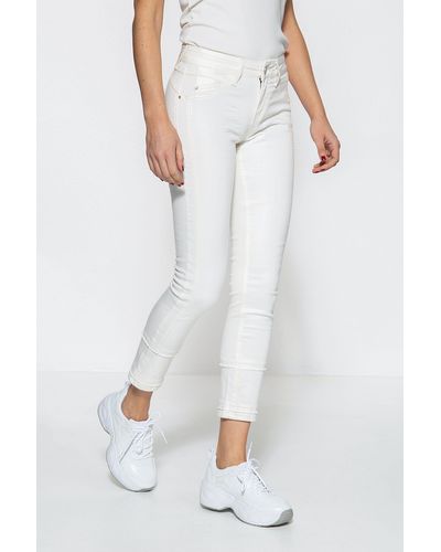 ATT Jeans ATT Slim-fit-Jeans Belinda mit Schmuckelementen und gekürzter Beinlänge - Weiß