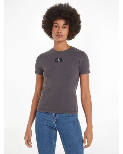 Calvin Klein T-Shirt WASHED WOVEN LABEL RIB BABY TEE mit Logopatch - Blau
