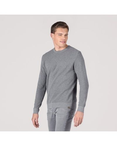 Living Crafts Sweatshirt PIETRO Stylisches Strickmuster in raffinierter Streifenoptik und Haptik - Grau