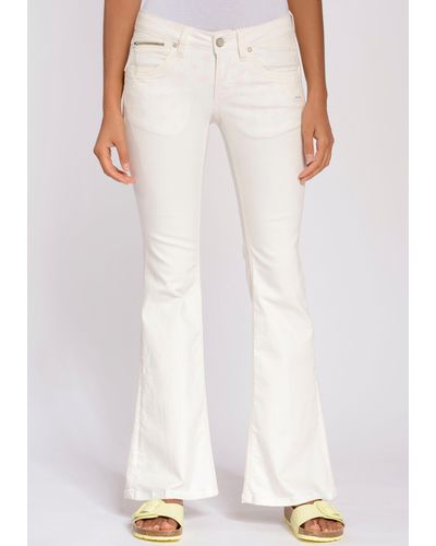 Gang Bootcut-Jeans 94NIKITA FLARED 5-Pocket Style mit Zipper an der Coinpocket - Weiß