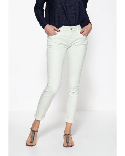 ATT Jeans ATT 5-Pocket-Jeans Leoni mit offenen Saumkanten und leichter Waschung - Blau