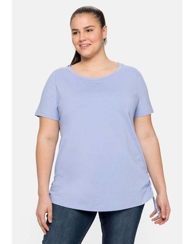 Sheego T-Shirt Große Größen mit seitlicher Raffung und Bindeband - Blau