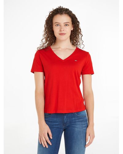 Tommy Hilfiger V-Shirt, mit Logo-Flag auf der Brust - Rot