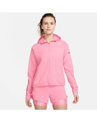 Nike Laufjacke Impossibly Light Women's Hooded Running Jacket - Pink