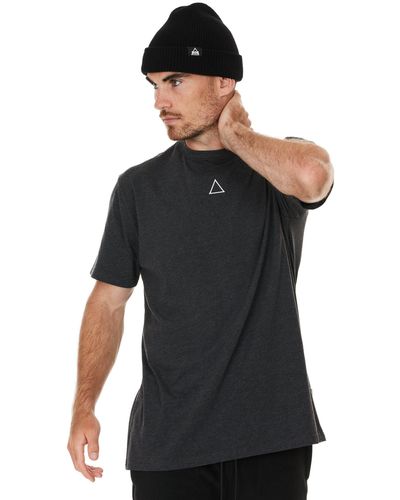 S.o.s. T-Shirt Kobla (1-tlg) mit aufgesticktem Markenlogo auf der Front - Schwarz
