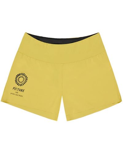 Picture W Zovia Stretch Shorts - Gelb