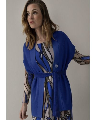 Bianca Strickjacke ORLY in modischer Rippstruktur und cooler Trendfarbe - Blau