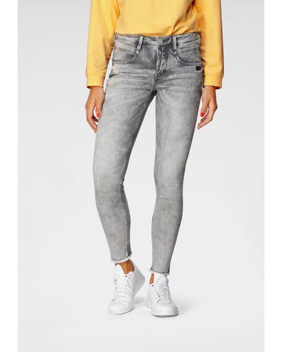 Gang Ankle-Jeans 94Medina mit leicht ausgefranster Kante am Saumabschluss - Grau