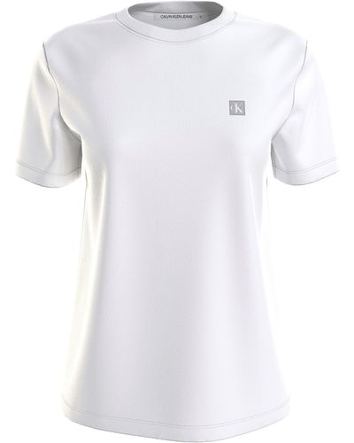 Calvin Klein T-Shirt CK EMBRO BADGE V-NECK TEE mit Logomarkenlabel in Rot |  Lyst DE