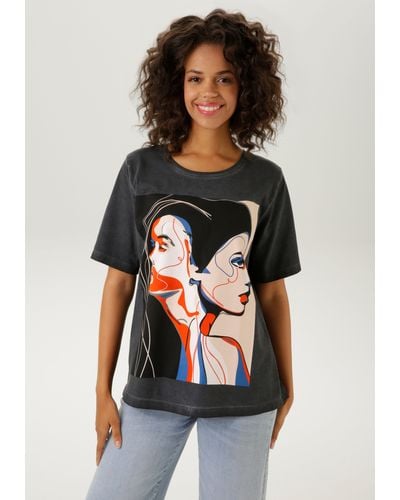 Aniston CASUAL T-Shirt mit kunstvoll gestalteten Gesichtern bedruckt - Mehrfarbig