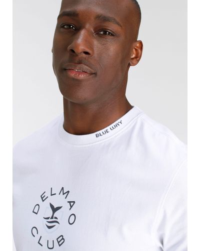 Delmao T-Shirt mit Brustprint und Schriftzug am Halsausschnitt-NEUE MARKE! - Weiß