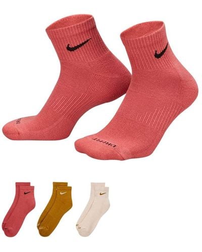 Nike 3pk Drifit Cushion 1/4 S Socks 3pk Drifit Cushion 1/4 S Socks - Red