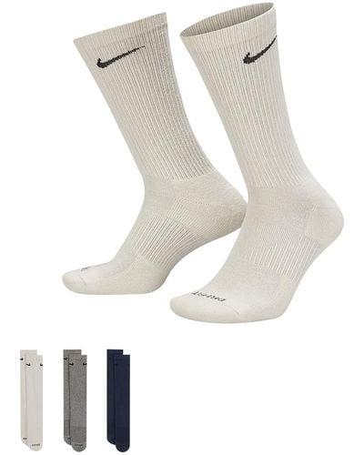 Nike 3pk Drifit Cushion Crew Socks 3pk Drifit Cushion Crew Socks - White