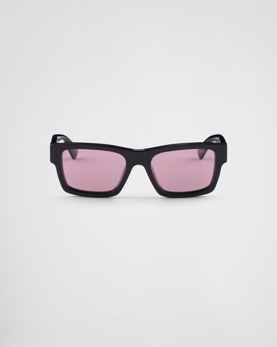 Prada Sunglasses With Iconic Metal Plaque - Pink