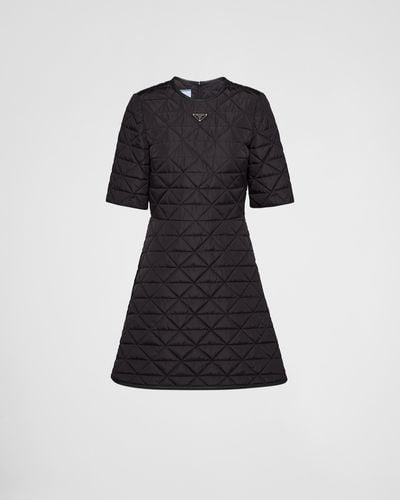 Prada Kurzärmliges Kleid Aus Re-nylon - Schwarz