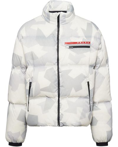 Prada Kurze Steppjacke Nylon Mit Camouflage-print - Weiß