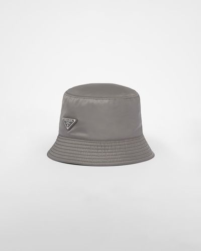 Prada Cappello Da Pescatore In Re-nylon - Grigio