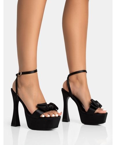 I have these great strappy sandals but i feel like they're 1/2 size too  big...any ideas on how I can inconspicuously make them smaller?? :  r/TheGirlSurvivalGuide
