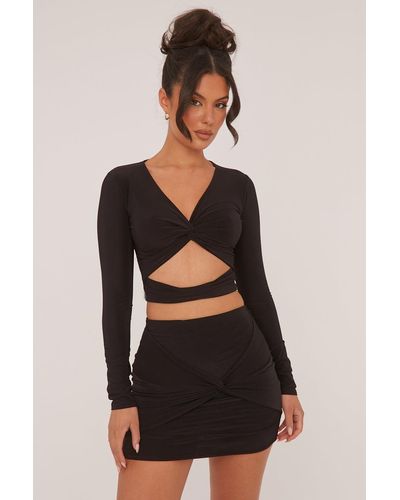Rebellious Fashion Twist Detail Cut Out Front Cropped Top - Black
