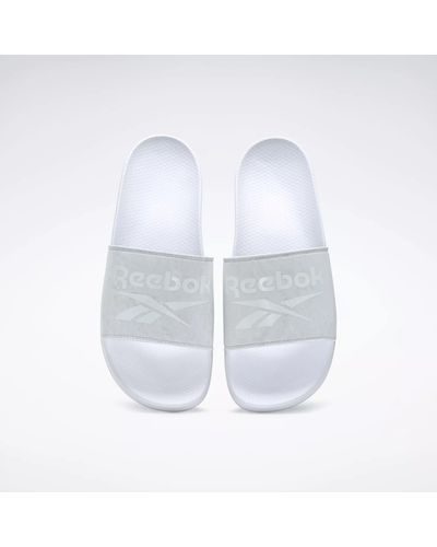 Reebok Flats and flat shoes for Women | Online Sale up to 60% off | Lyst