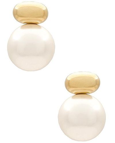 Shashi Pendientes perlas empress - Blanco