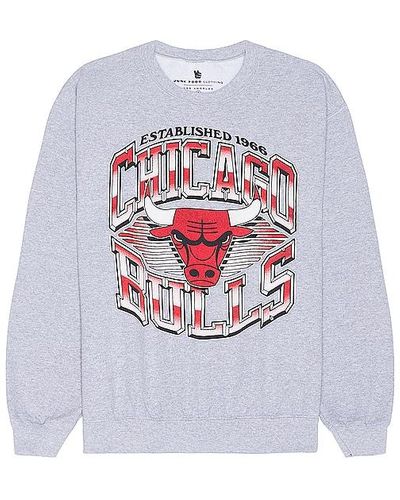 Junk Food Bulls Chrome Lines Crew Sweatshirt - White