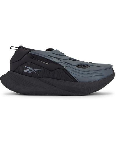 Reebok X Ngg Floatride Sneaker In Black & Silver - ブラック