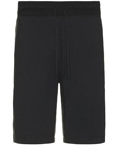 Reigning Champ Deltapeak 165 short - Negro