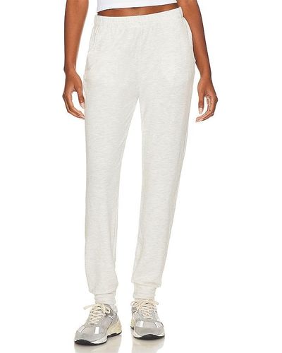Monrow Supersoft Jogger - White