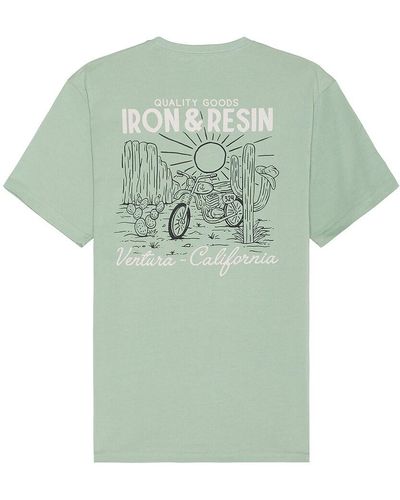 Iron & Resin Tシャツ - グリーン