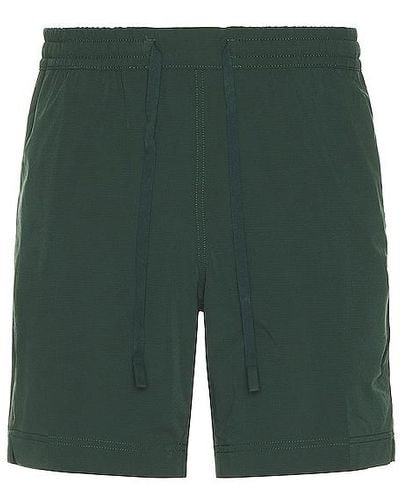 Cuts Weekend Crossover 7 Short - Green